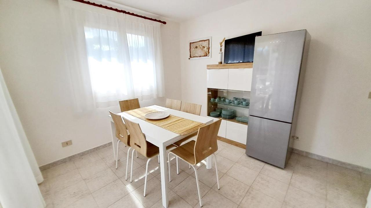 Villa Barbara Fra I Pini Lignano Sabbiadoro Exterior foto